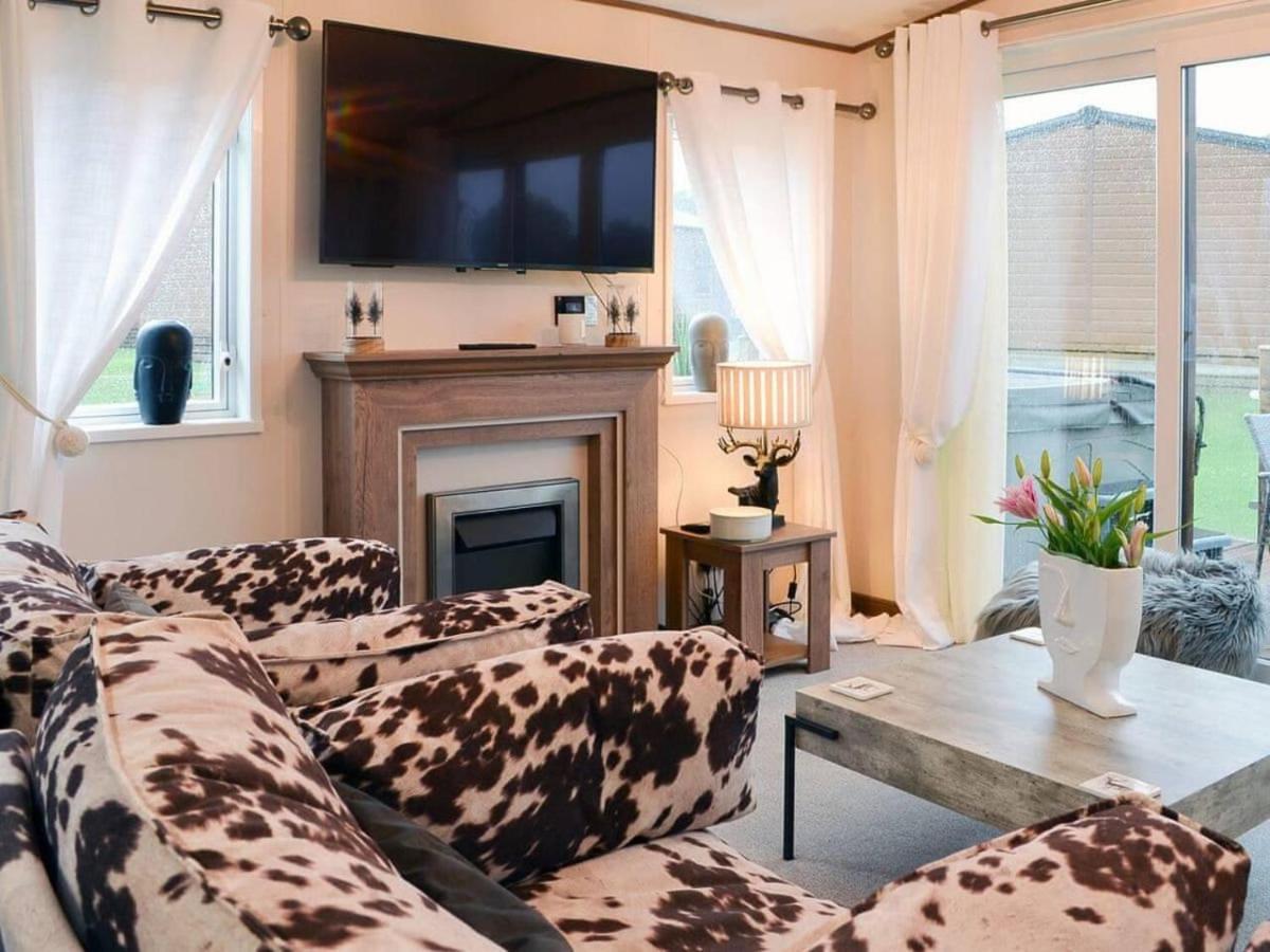 Luxury Boutique Style Lodge With Hot Tub Bridlington Buitenkant foto