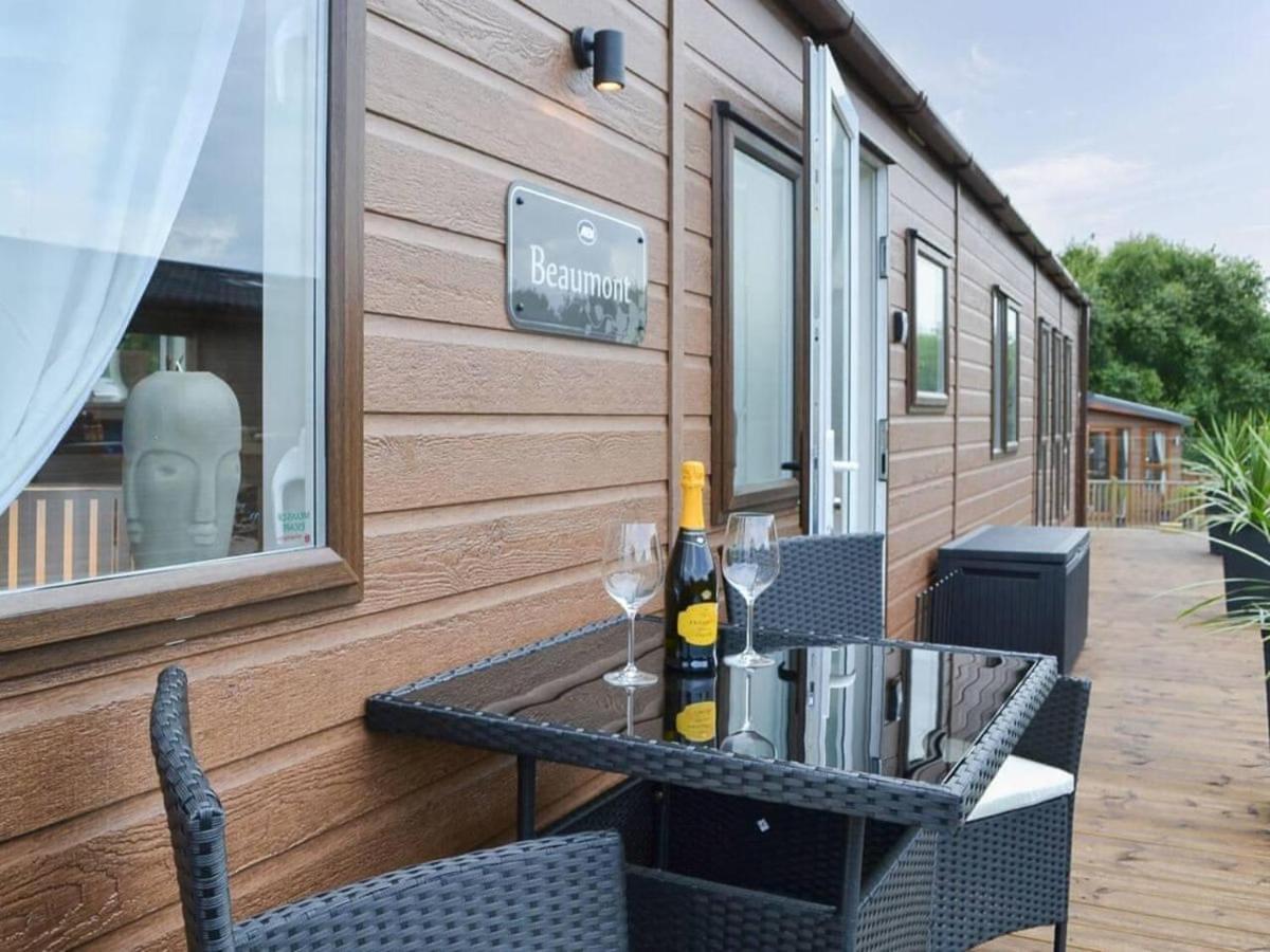 Luxury Boutique Style Lodge With Hot Tub Bridlington Buitenkant foto