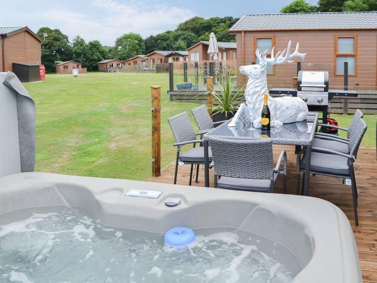 Luxury Boutique Style Lodge With Hot Tub Bridlington Buitenkant foto